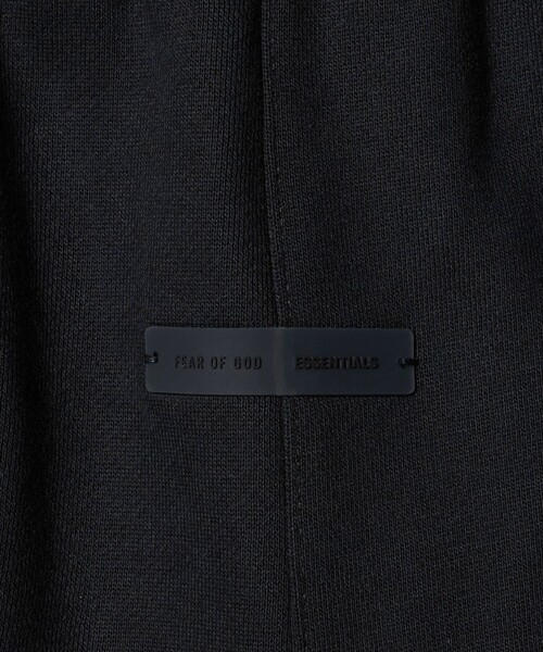 FOG ESSENTIALS（エフオージーエッセンシャルズ）の「＜FEAR OF GOD ESSENTIALS＞サッカー フリース ショーツ（スウェットパンツ・メンズ・ブラック・S/XS/L/M）」の9枚目の写真
