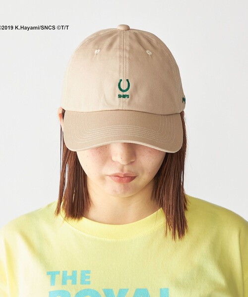 SHIPS（シップス）の「SHIPS: 日曜劇場『ザ・ロイヤルファミリー』ホースシューロゴ エンブロイダリー オーバーフィット キャップ（キャップ・メンズ・ベージュ/ネイビー/ブラック/ライトグレー・ONE SIZE）」の3枚目の写真