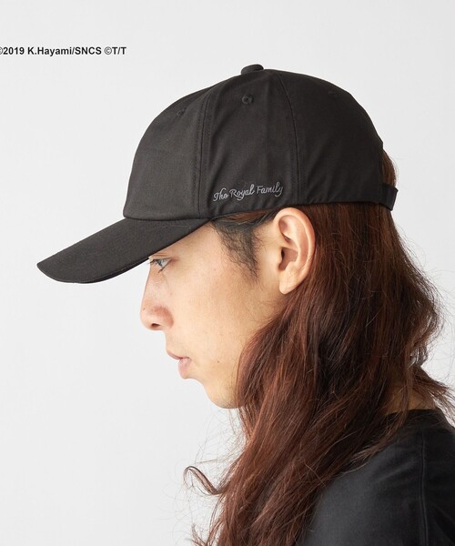 SHIPS（シップス）の「SHIPS: 日曜劇場『ザ・ロイヤルファミリー』ホースシューロゴ エンブロイダリー オーバーフィット キャップ（キャップ・メンズ・ベージュ/ネイビー/ブラック/ライトグレー・ONE SIZE）」の2枚目の写真