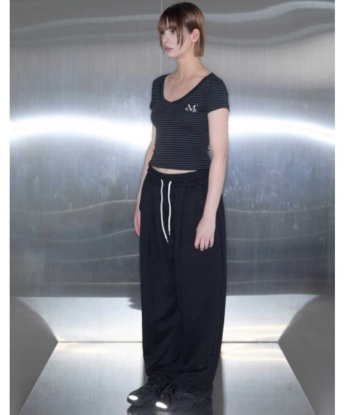 MUCENT(ムセント)の「A'GEM/9 × .kom 『MUCENT/ムーセント』 SIGNATURE FOUR PINTUCK WIDE SWEAT PANTS/4ピンタックワイドスウェットパンツ(スウェットパンツ・レディース・グレー/ブラック・FREE)」の6枚目の写真