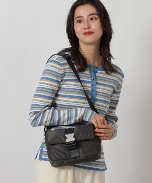 LAKOLE（ラコレ）の「ボンディングバックルショルダーバッグ / 607727（ショルダーバッグ・レディース・ブラック/ブラウン・FREE）」の2枚目の写真