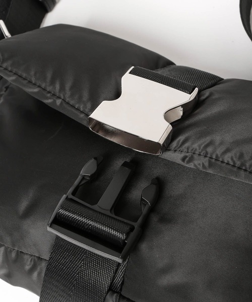 LAKOLE（ラコレ）の「ボンディングバックルショルダーバッグ / 607727（ショルダーバッグ・レディース・ブラック/ブラウン・FREE）」の7枚目の写真