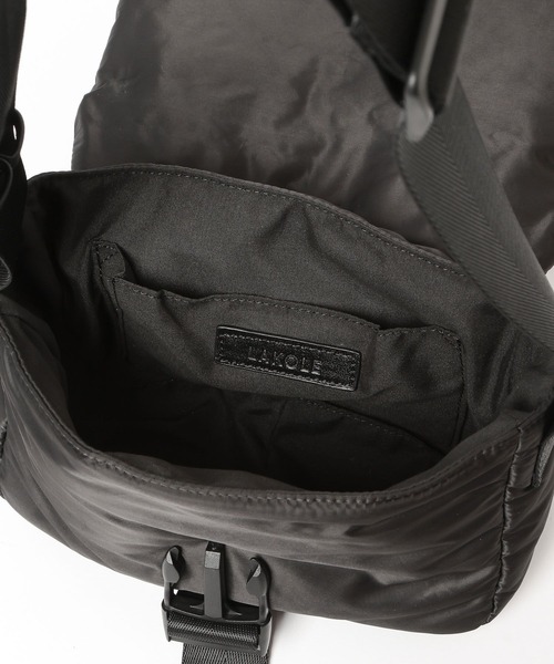 LAKOLE（ラコレ）の「ボンディングバックルショルダーバッグ / 607727（ショルダーバッグ・レディース・ブラック/ブラウン・FREE）」の8枚目の写真