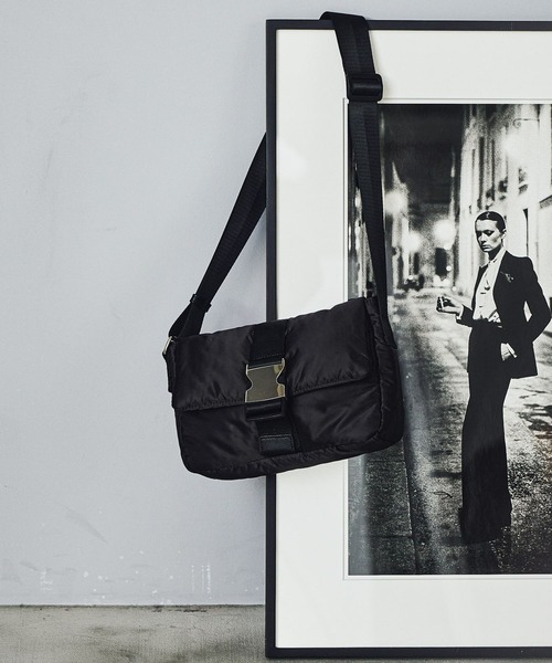 LAKOLE（ラコレ）の「ボンディングバックルショルダーバッグ / 607727（ショルダーバッグ・レディース・ブラック/ブラウン・FREE）」の22枚目の写真