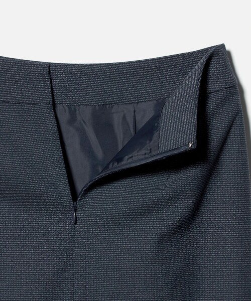A DAY IN THE LIFE UNITED ARROWS(アデイインザライフユナイテッドアローズ)の「ドビー タイトスカート ‐ウォッシャブル・セットアップ対応‐<A DAY IN THE LIFE>(スカート・レディース・ネイビー/ダークグレー・38/40/36)」の13枚目の写真