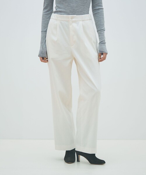 MACPHEE（マカフィー）の「コットンコーデュロイ タックストレートパンツ（その他パンツ・レディース・ネイビー/ライトグリーン/ホワイト・36/34/32）」の5枚目の写真