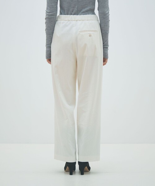 MACPHEE（マカフィー）の「コットンコーデュロイ タックストレートパンツ（その他パンツ・レディース・ネイビー/ライトグリーン/ホワイト・36/34/32）」の7枚目の写真