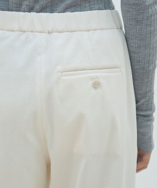 MACPHEE（マカフィー）の「コットンコーデュロイ タックストレートパンツ（その他パンツ・レディース・ネイビー/ライトグリーン/ホワイト・36/34/32）」の9枚目の写真