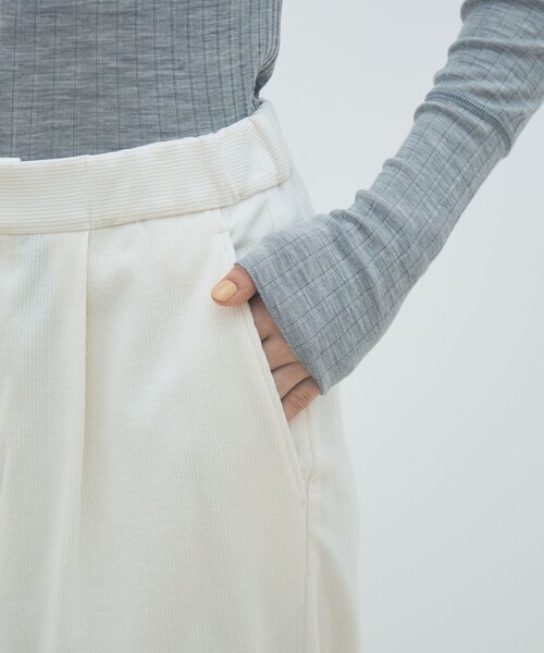 MACPHEE（マカフィー）の「コットンコーデュロイ タックストレートパンツ（その他パンツ・レディース・ネイビー/ライトグリーン/ホワイト・36/34/32）」の10枚目の写真