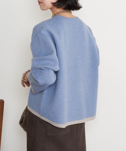 Jena espace merveilleux（ジェナ　エスパスメルヴェイユ）の「ラメラインVニット（ニット/セーター・レディース・ブルー/ベージュ/ネイビー・FREE）」の5枚目の写真