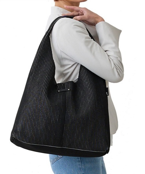 ROOTOTE(ルートート)の「LT.RND.グリンプス.ニット-A(トートバッグ・レディース・ベージュ/ブラック/ブルー・FREE)」の2枚目の写真