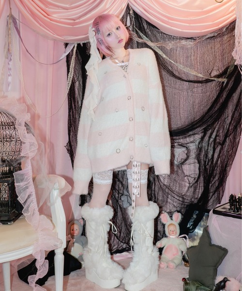AVENCHUMU(アバンチュウム)の「Pierced brass knuckles border shaggy knit cardbigan(カーディガン/ボレロ・レディース・ピンク/ブラック・FREE)」の5枚目の写真
