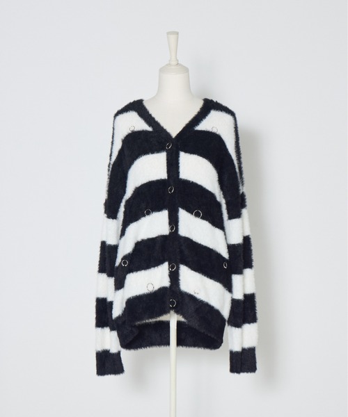 AVENCHUMU(アバンチュウム)の「Pierced brass knuckles border shaggy knit cardbigan(カーディガン/ボレロ・レディース・ピンク/ブラック・FREE)」の11枚目の写真