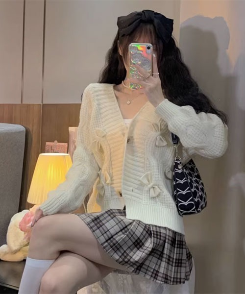 VIBGYOR Women（ヴィブジョー　ウィメン）の「【Mayree】リボン デザイン Vネック カーディガン（カーディガン/ボレロ・レディース・アイボリー・MEDIUM/SMALL）」の3枚目の写真