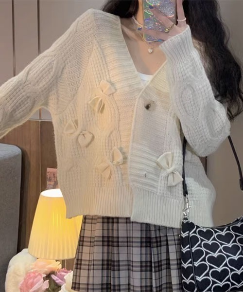 VIBGYOR Women（ヴィブジョー　ウィメン）の「【Mayree】リボン デザイン Vネック カーディガン（カーディガン/ボレロ・レディース・アイボリー・MEDIUM/SMALL）」の4枚目の写真