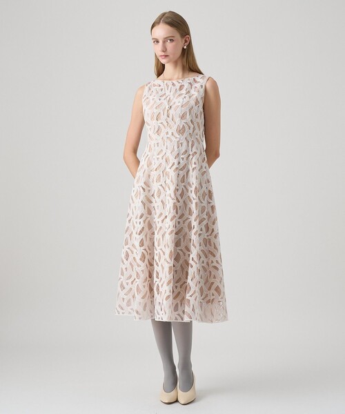 ANAYI(アナイ)の「ウナメーラビジューネックレス(ネックレス・レディース・オフホワイト/ブラック・FREE)」の5枚目の写真