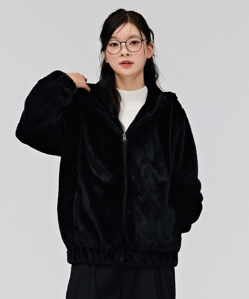 CHASECULT(チェイスカルト)の「女性ファー フードジップアップ-ブラック(パーカー・レディース・ブラック・90/85)」の1枚目の写真