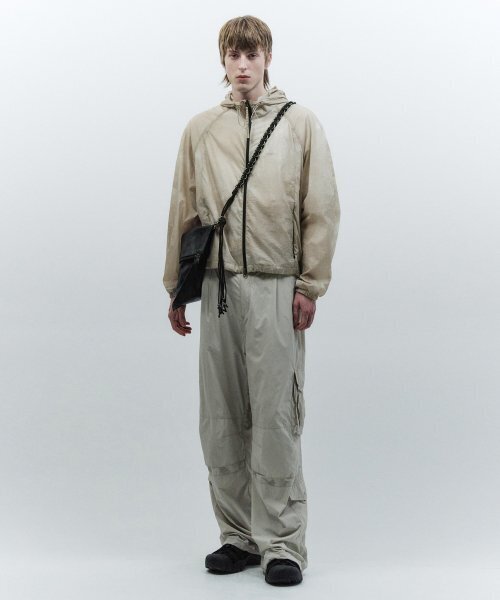 INSILENCE(インサイロンス)の「ライトウェイトDTPジャンパーライトベージュ(ナイロンジャケット・レディース・その他・SMALL/MEDIUM/LARGE)」の5枚目の写真