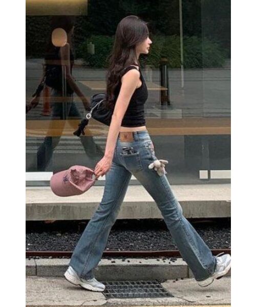 WOOALONG(ウアロン)の「Western washed boots-cut denim pants - BLUE(デニムパンツ・レディース・ブルー・SMALL/MEDIUM)」の13枚目の写真
