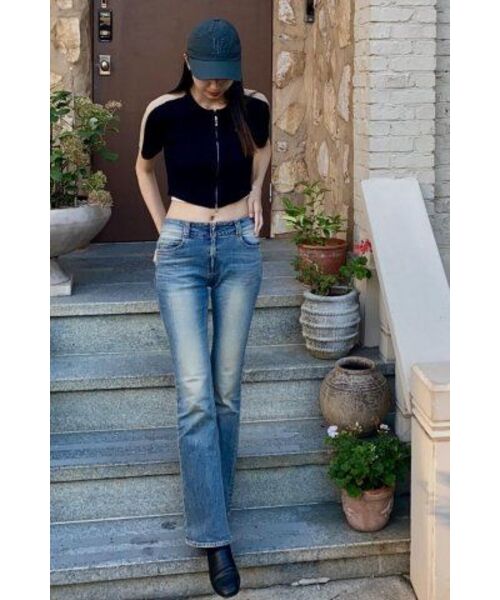 WOOALONG(ウアロン)の「Western washed boots-cut denim pants - BLUE(デニムパンツ・レディース・ブルー・SMALL/MEDIUM)」の12枚目の写真