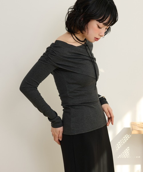 LAULEN(ローレン)の「asymmetry gather tops /アシンメトリーギャザーストレッチ長袖トップス(Tシャツ/カットソー・レディース・ブラック/ベージュ/チャコールグレー・FREE)」の5枚目の写真