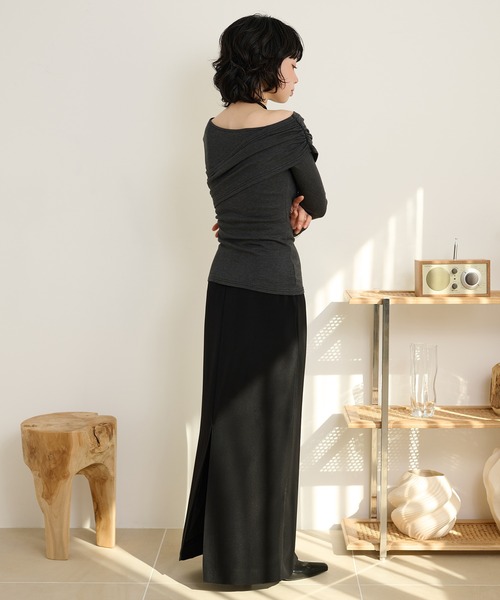 LAULEN(ローレン)の「asymmetry gather tops /アシンメトリーギャザーストレッチ長袖トップス(Tシャツ/カットソー・レディース・ブラック/ベージュ/チャコールグレー・FREE)」の18枚目の写真