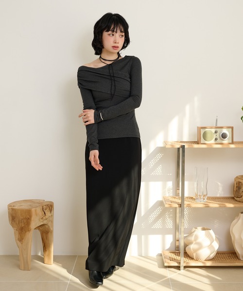 LAULEN(ローレン)の「asymmetry gather tops /アシンメトリーギャザーストレッチ長袖トップス(Tシャツ/カットソー・レディース・ブラック/ベージュ/チャコールグレー・FREE)」の21枚目の写真