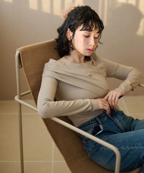 LAULEN(ローレン)の「asymmetry gather tops /アシンメトリーギャザーストレッチ長袖トップス(Tシャツ/カットソー・レディース・ブラック/ベージュ/チャコールグレー・FREE)」の15枚目の写真