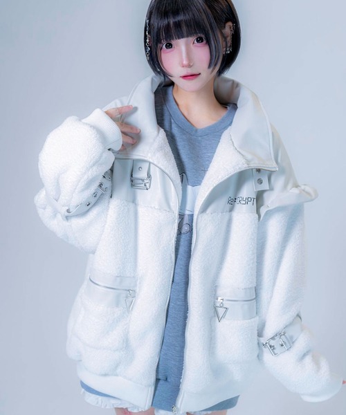 Re:CRYPT(リクリプト)の「ベルトPU切り替えフェイクファージャケット / フェイクファーブルゾン ボアコート ワンポイント(ブルゾン・レディース・ホワイト/ブラック・F)」の15枚目の写真
