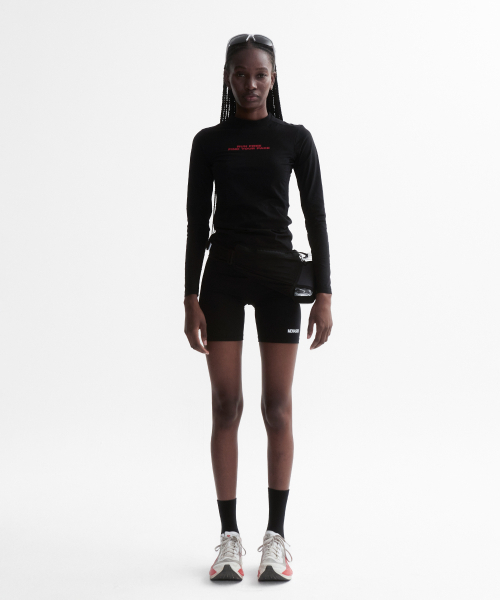 MENASOO(ミナス)の「VENODE Runfree Long Tshirts_Black (Tight Fit)(Tシャツ/カットソー・レディース・ブラック・1/2)」の5枚目の写真