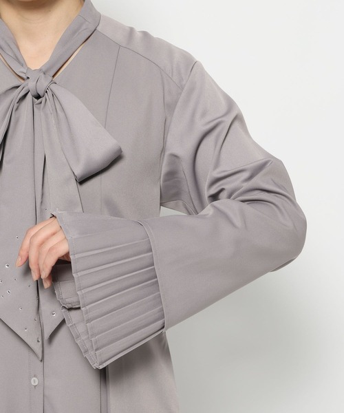HARE（ハレ）の「カフスレイヤービジューボウタイワンピース(HARE)（ワンピース・レディース・ブラック/グレー・FREE）」の5枚目の写真