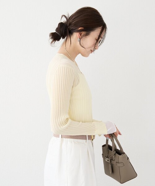 RIVE DROITE（リヴドロワ）の「【レイヤード風の袖口】シアーカフスリブニット（ニット/セーター・レディース・オフホワイト/サックスブルー/イエロー・FREE）」の17枚目の写真