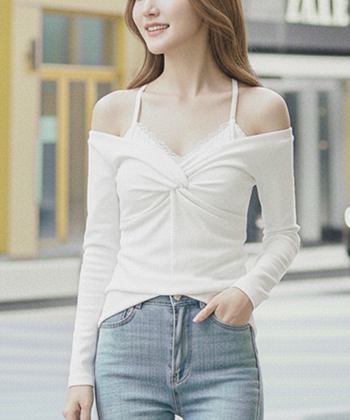 Pt18kg（プラチナイチハチキログラム）の「ツイストVレイヤードトップス（Tシャツ/カットソー・レディース・ホワイト/グレー・FREE）」の2枚目の写真