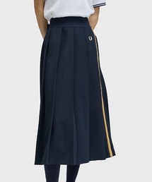 FRED PERRY | 先行予約受付中／Tape Detail Pleated Midi Skirt／テープディテールプリーツミディスカート(スカート)