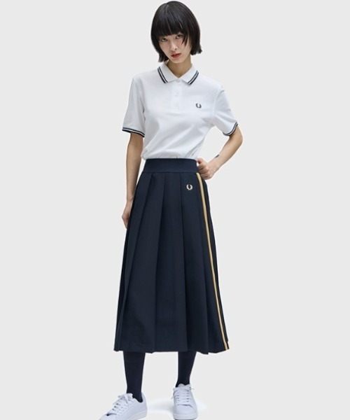 FRED PERRY(フレッドペリー)の「先行予約受付中/Tape Detail Pleated Midi Skirt/テープディテールプリーツミディスカート(スカート・レディース・ブラック・6/8/10)」の12枚目の写真