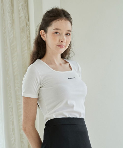 BIBYSEOB（バイバイソプ）の「スクエア刺繍Tシャツホワイト[T42]（Tシャツ/カットソー・レディース・ホワイト・FREE）」の3枚目の写真