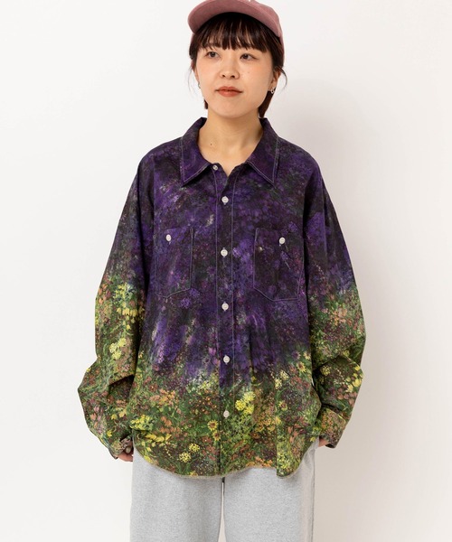 RNA（アールエヌエー）の「B2944 オーバーダイフラワールーズシャツ（シャツ/ブラウス・レディース・パープル/ブルー/レッド・MEDIUM）」の8枚目の写真