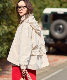 Elura（エルーラ）の「大人リュクスフリルマンパ 656400（マウンテンパーカー）」