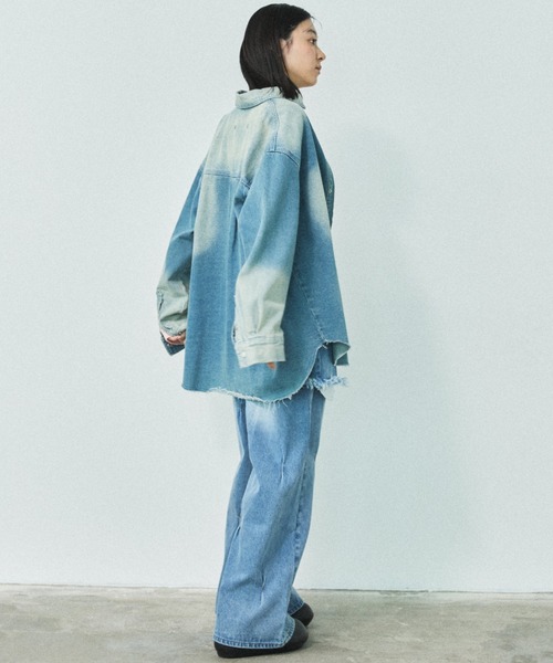 MIRROR STOKE(ミラーストーク)の「【ZOZO限定/追加】LAYERED TUCK DENIM PANTS/レイヤードタックデニムパンツ(デニムパンツ・レディース・ネイビー/サックスブルー・MEDIUM/LARGE)」の21枚目の写真
