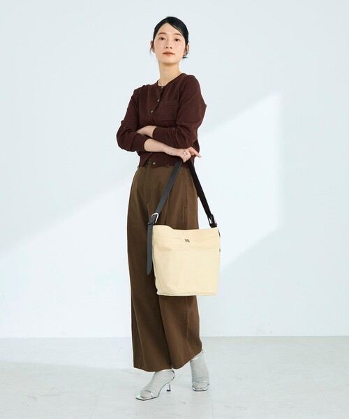 fredy emue(フレディエミュ)の「FRレザーワンショルバッグ(ショルダーバッグ・レディース・ブラック/アイボリー・FREE)」の12枚目の写真