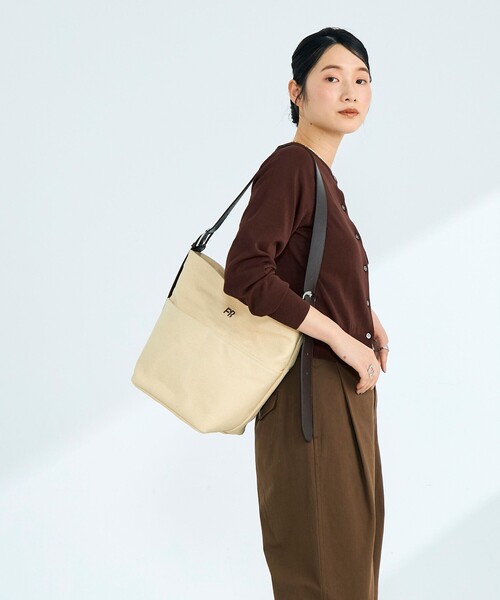 fredy emue(フレディエミュ)の「FRレザーワンショルバッグ(ショルダーバッグ・レディース・ブラック/アイボリー・FREE)」の19枚目の写真