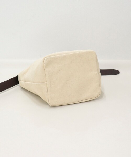 fredy emue(フレディエミュ)の「FRレザーワンショルバッグ(ショルダーバッグ・レディース・ブラック/アイボリー・FREE)」の21枚目の写真