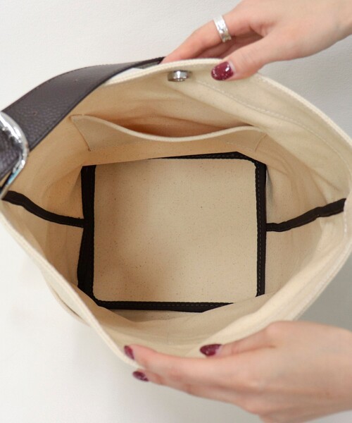 fredy emue(フレディエミュ)の「FRレザーワンショルバッグ(ショルダーバッグ・レディース・ブラック/アイボリー・FREE)」の22枚目の写真