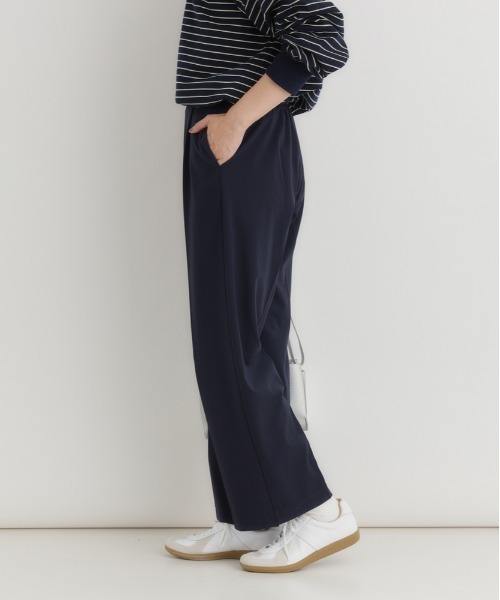 Right-on（ライトオン）の「【HONEYSUCKLE ROSE】ポンチワイドパンツ (美脚効果 / ストレッチ感 / デイリーユース)（その他パンツ・レディース・ブラック/ネイビー/ブラウン・S/M/L/XL）」の4枚目の写真