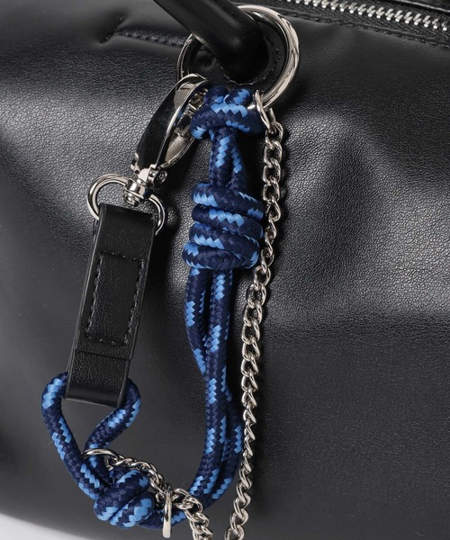 GLOBAL WORK（グローバルワーク）の「スペ軽チャーム付きロング/ボストン/646539（ボストンバッグ・レディース・ブラウン系6/ダークブラウン/ブラック・ONE SIZE）」の19枚目の写真