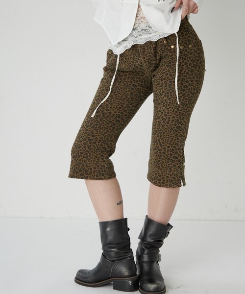 WHO'S WHO gallery（フーズフーギャラリー）の「ストレッチスタッズカプリパンツ（その他パンツ・レディース・ブラウン/ブラック/チャコールグレー・FREE）」の16枚目の写真