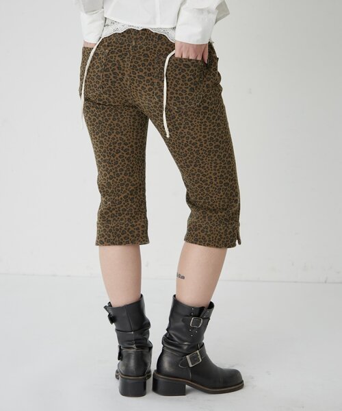 WHO'S WHO gallery（フーズフーギャラリー）の「ストレッチスタッズカプリパンツ（その他パンツ・レディース・ブラウン/ブラック/チャコールグレー・FREE）」の18枚目の写真