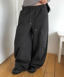 anyonemore（エニワンモア）の「斜めカーゴ裾ドロストウエストゴムワイドパンツ（カーゴパンツ）」