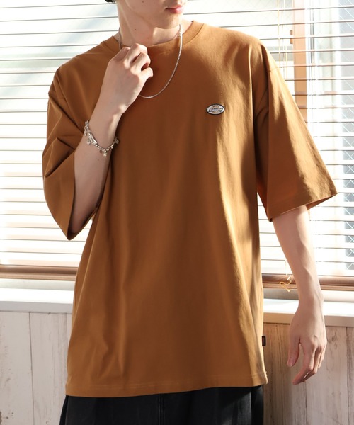 Dickies（ディッキーズ）の「【GENUINE DICKIES/ジェニュインディッキーズ】ワンポイント ミニ 刺繍 ワッペン クルーネック 半袖 Tシャツ（Tシャツ/カットソー・メンズ・ダークグリーン/ホワイト/ブラウン/ブラック・M/L/XL）」の19枚目の写真