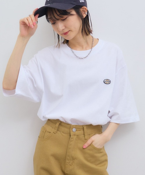 Dickies（ディッキーズ）の「【GENUINE DICKIES/ジェニュインディッキーズ】ワンポイント ミニ 刺繍 ワッペン クルーネック 半袖 Tシャツ（Tシャツ/カットソー・メンズ・ダークグリーン/ホワイト/ブラウン/ブラック・M/L/XL）」の5枚目の写真